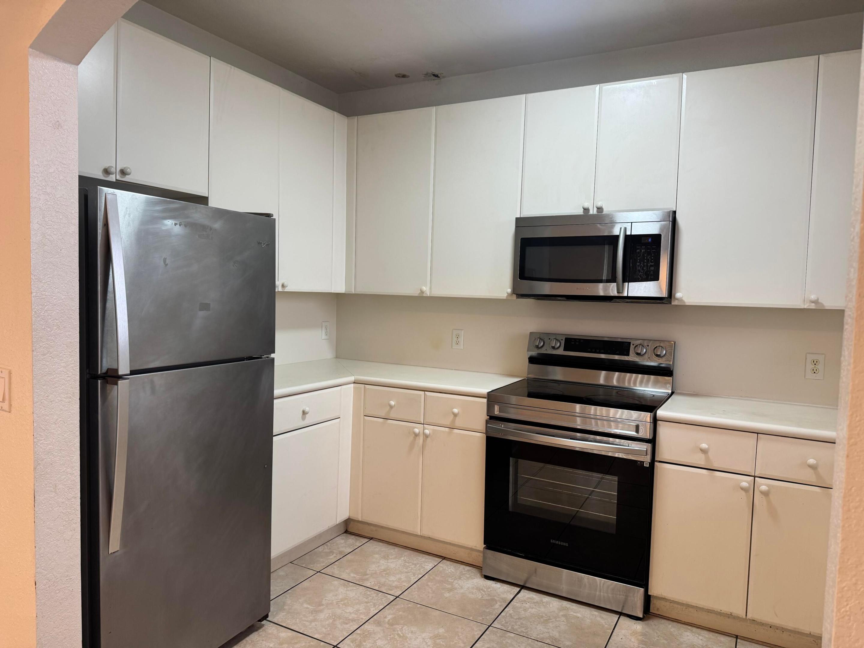 VILLAS AT NAUTICA THREE CONDO - Residential Lease
