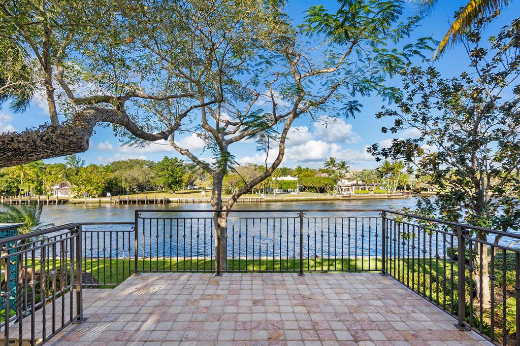 RIO VISTA ISLES - Residential