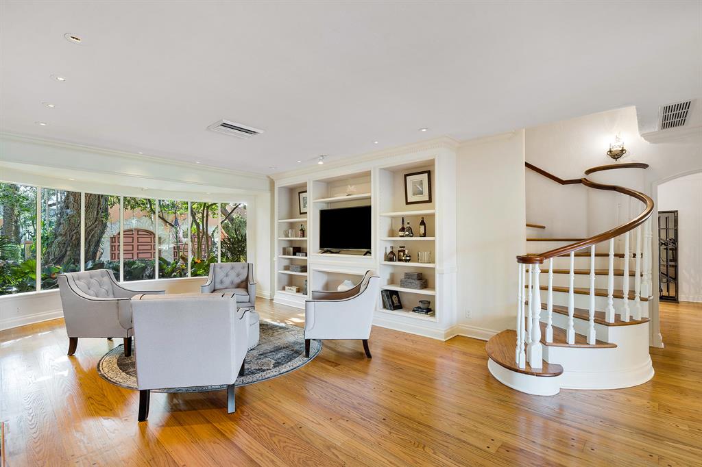 RIO VISTA ISLES - Residential