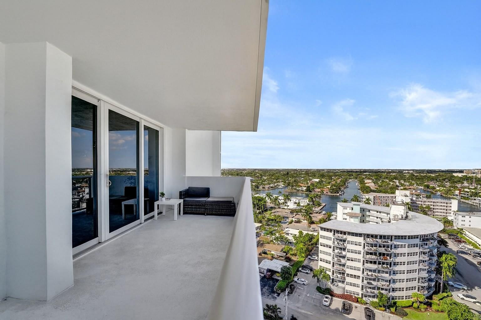 EMBASSY TOWER II INC COND - Residential Lease