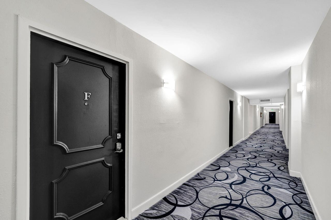 EMBASSY TOWER II INC COND - Residential Lease