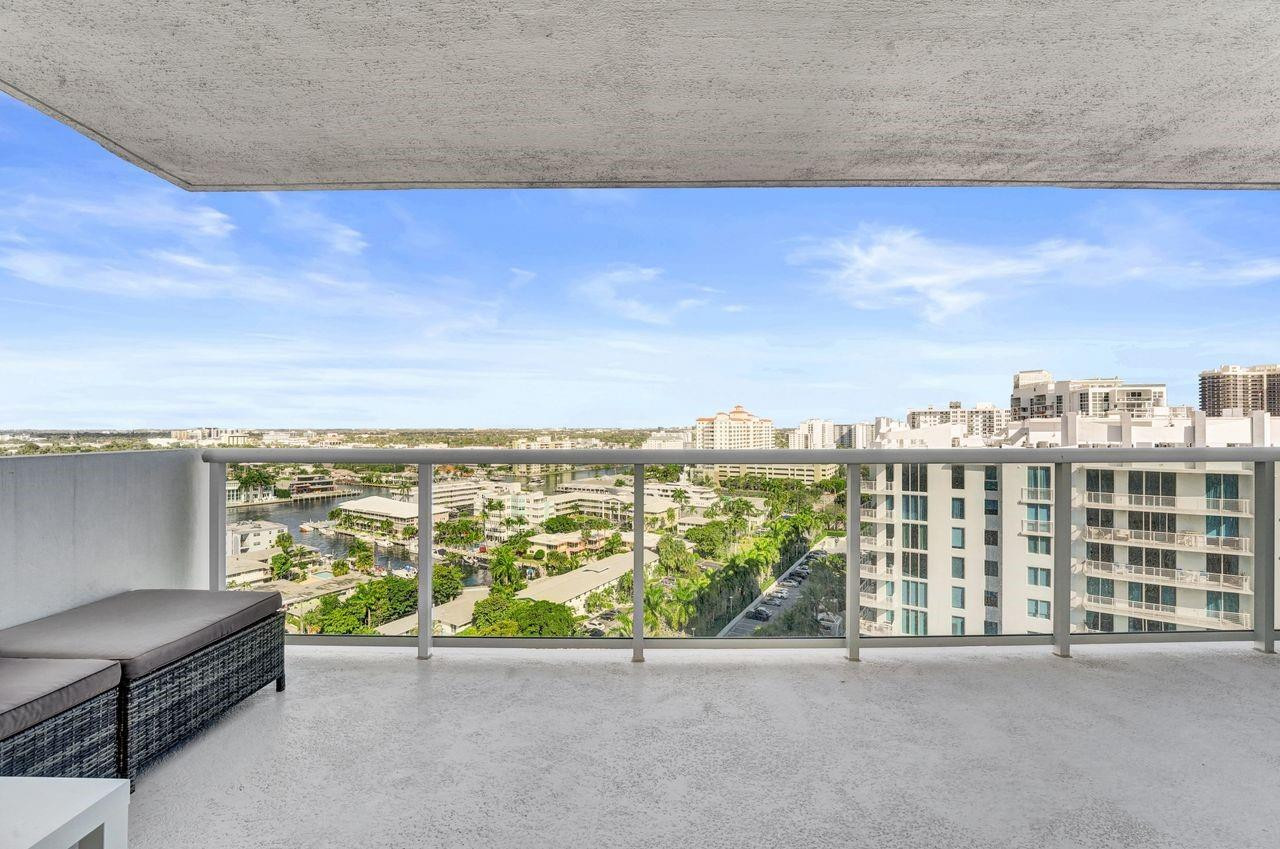 EMBASSY TOWER II INC COND - Residential Lease