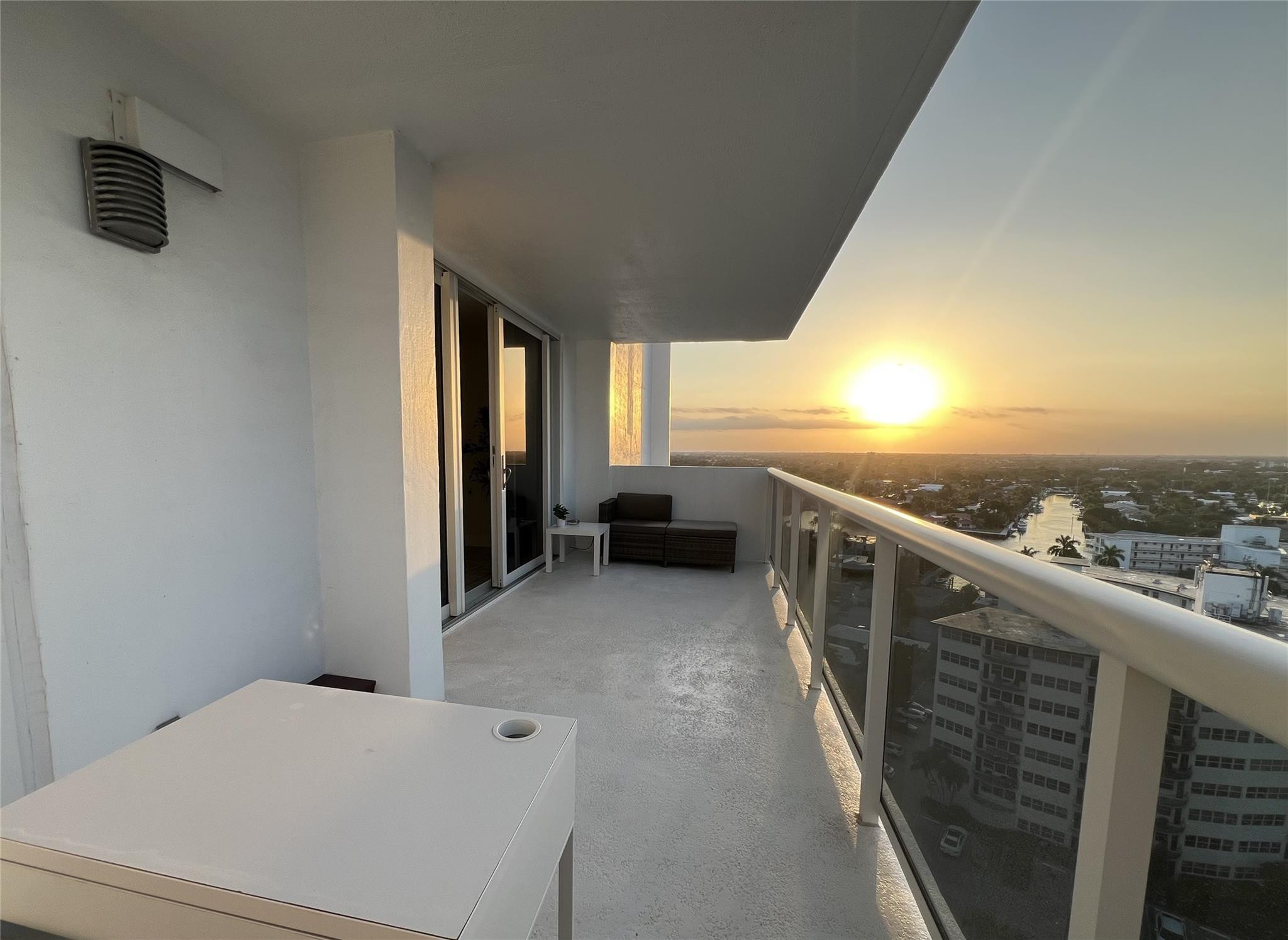 EMBASSY TOWER II INC COND - Residential Lease