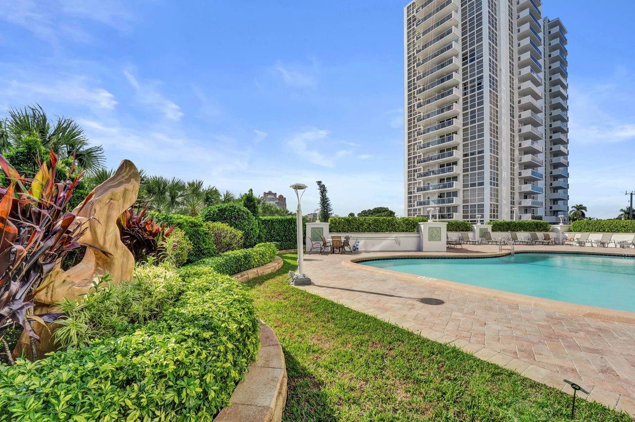 EMBASSY TOWER II INC COND - Residential Lease