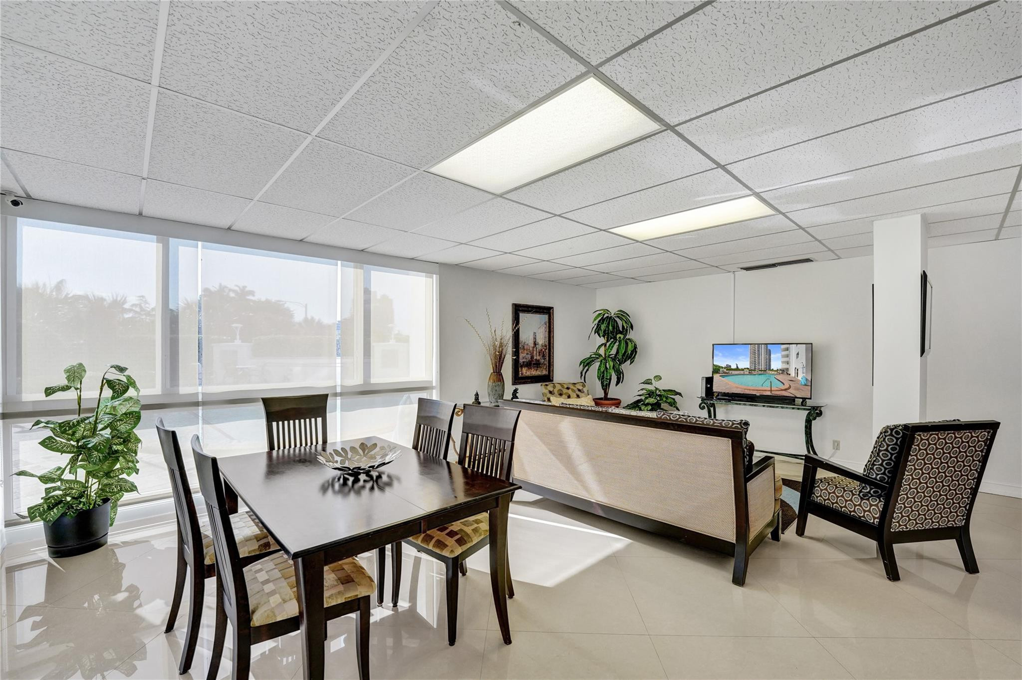 EMBASSY TOWER II INC COND - Residential Lease