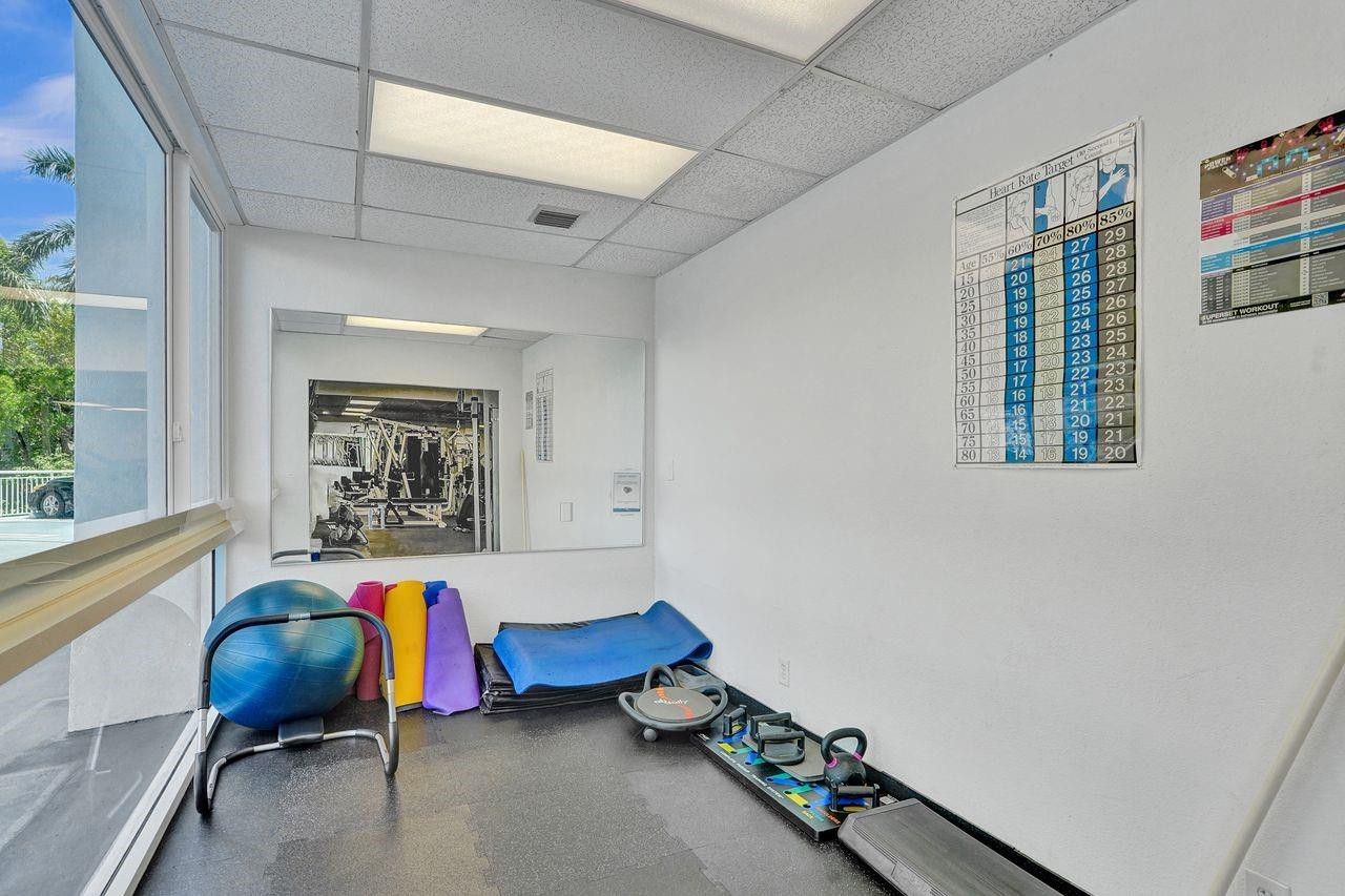 EMBASSY TOWER II INC COND - Residential Lease