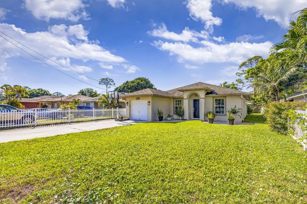 Photo of 6718 2nd Street, Jupiter, FL 33458 (MLS # R11076620)