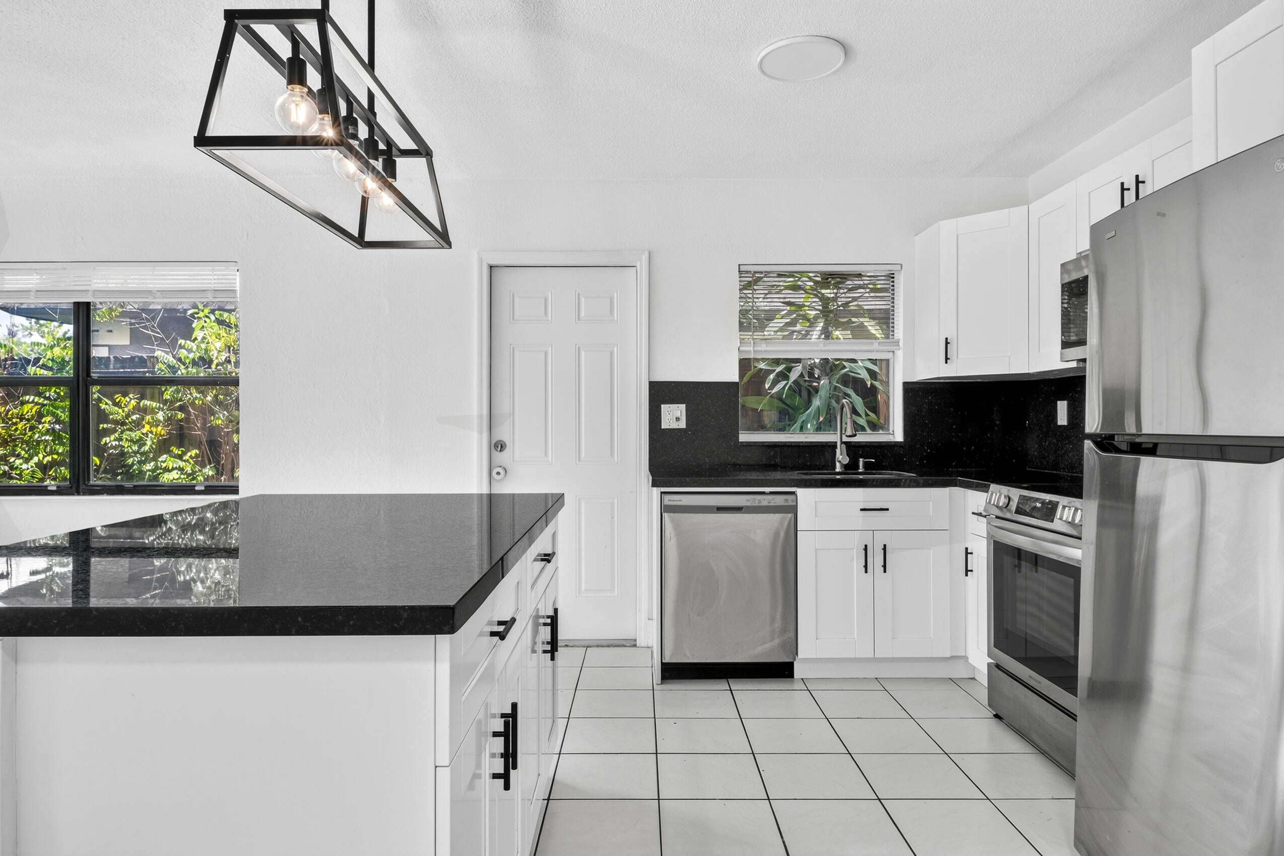 1515 NW 8TH Avenue