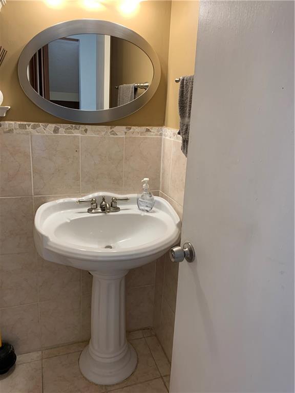 BRENTWOOD TOWNHOUSE 3 CON - Residential