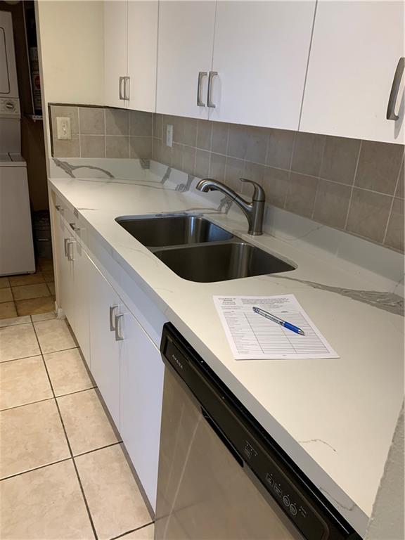 BRENTWOOD TOWNHOUSE 3 CON - Residential