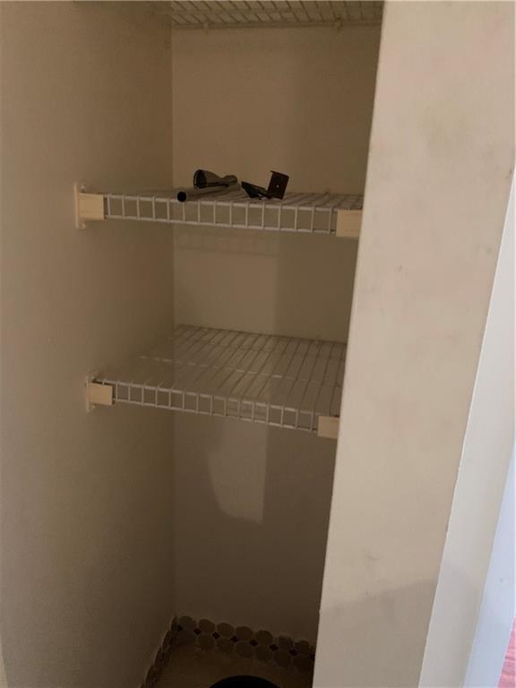 BRENTWOOD TOWNHOUSE 3 CON - Residential