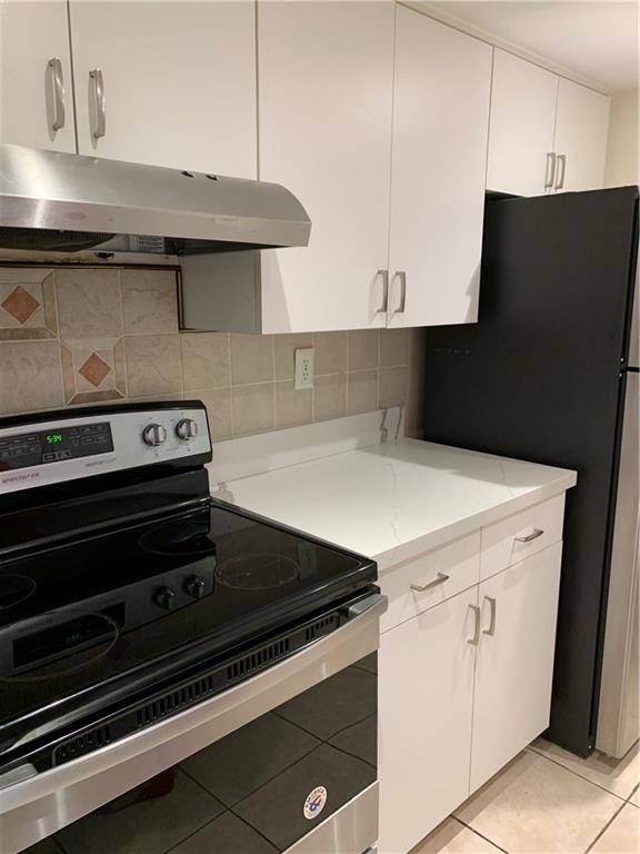 BRENTWOOD TOWNHOUSE 3 CON - Residential