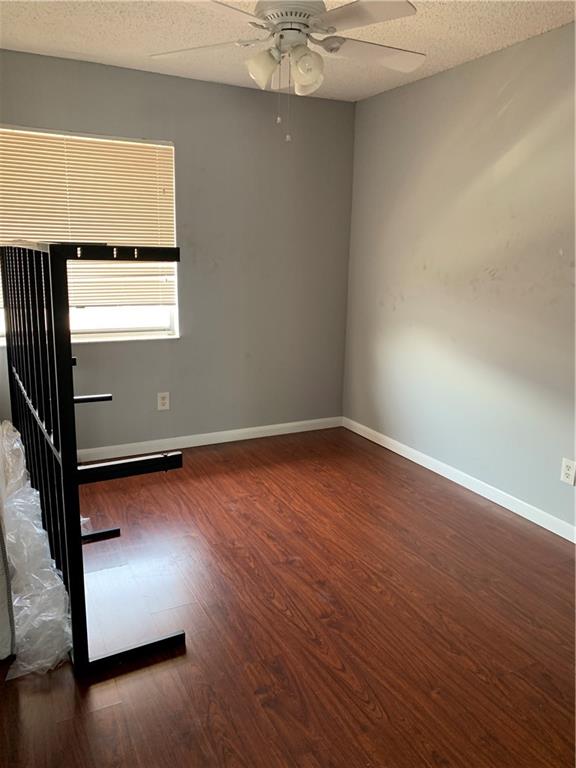 BRENTWOOD TOWNHOUSE 3 CON - Residential