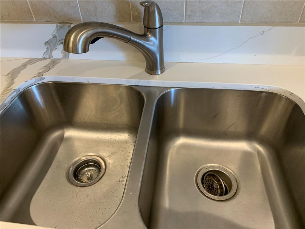 BRENTWOOD TOWNHOUSE 3 CON - Residential