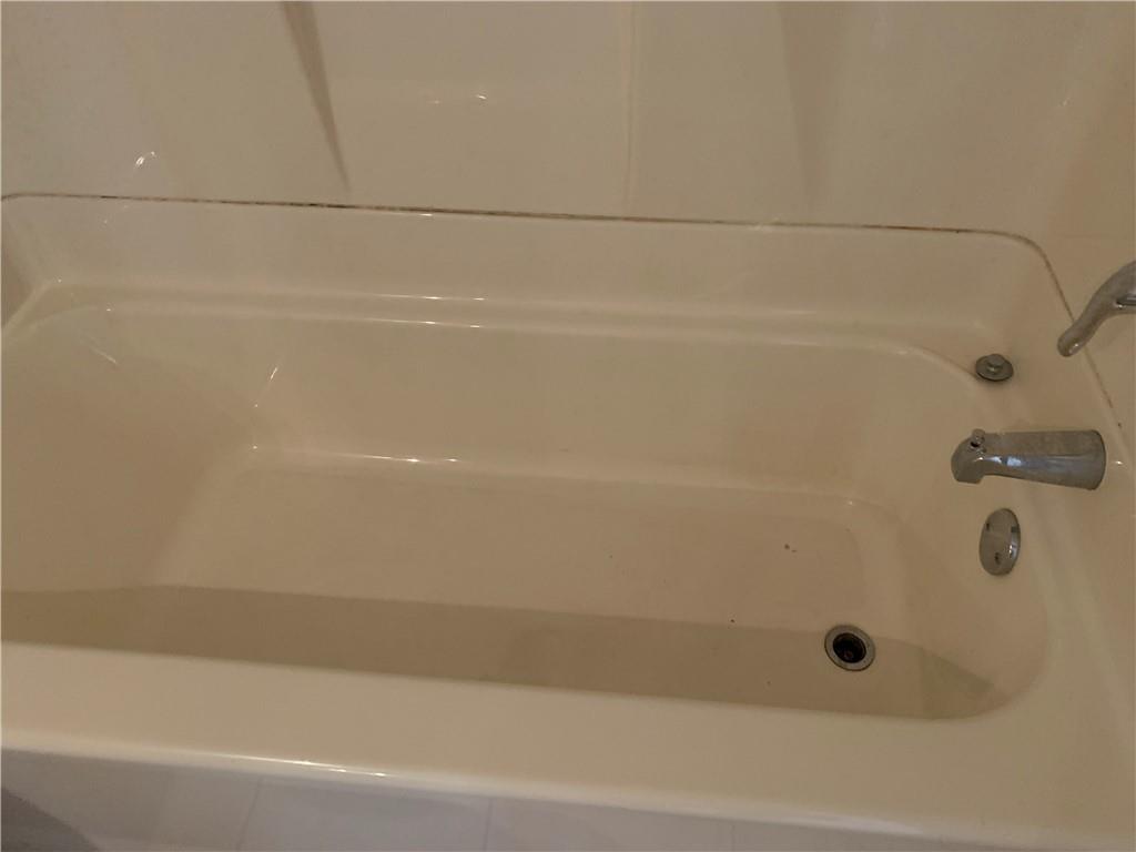 BRENTWOOD TOWNHOUSE 3 CON - Residential