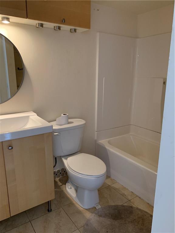 BRENTWOOD TOWNHOUSE 3 CON - Residential