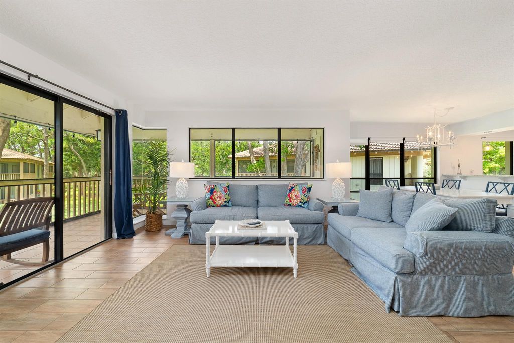 Photo of 632 Brackenwood Cove, Palm Beach Gardens, FL 33418 (MLS # R11084132)