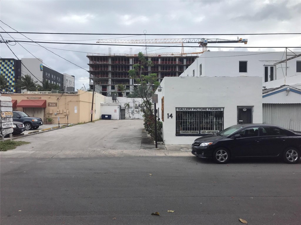 13 N Federal Highway