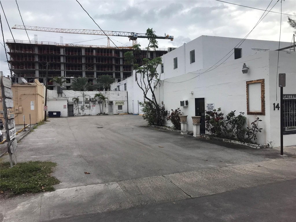 13 N Federal Highway