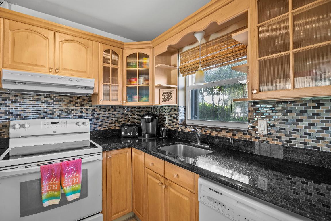 ISLAND TOWERS INC CONDO - Residential Lease