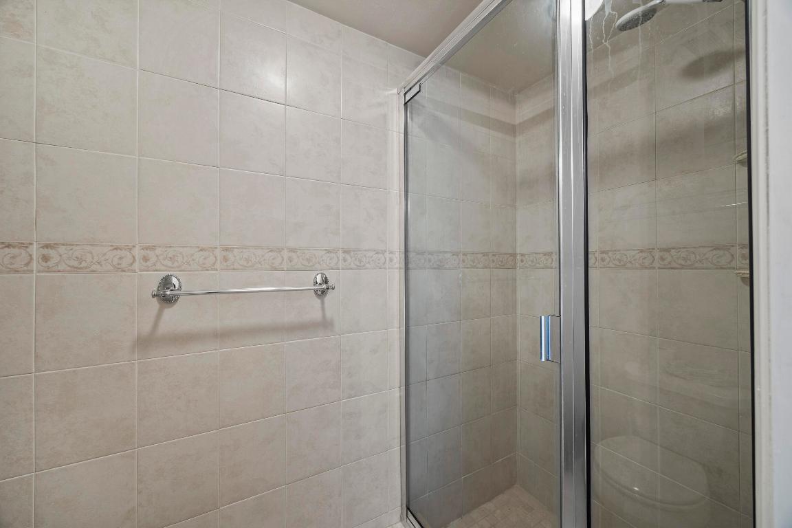 ISLAND TOWERS INC CONDO - Residential Lease