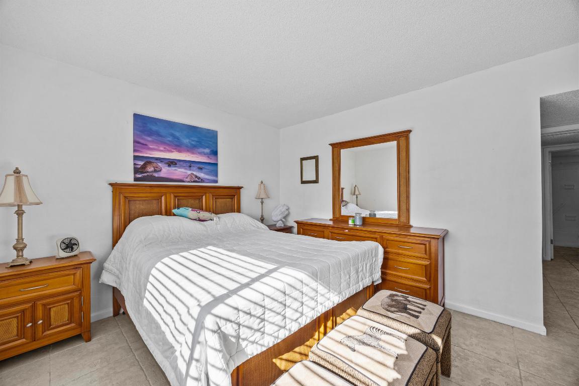 ISLAND TOWERS INC CONDO - Residential Lease