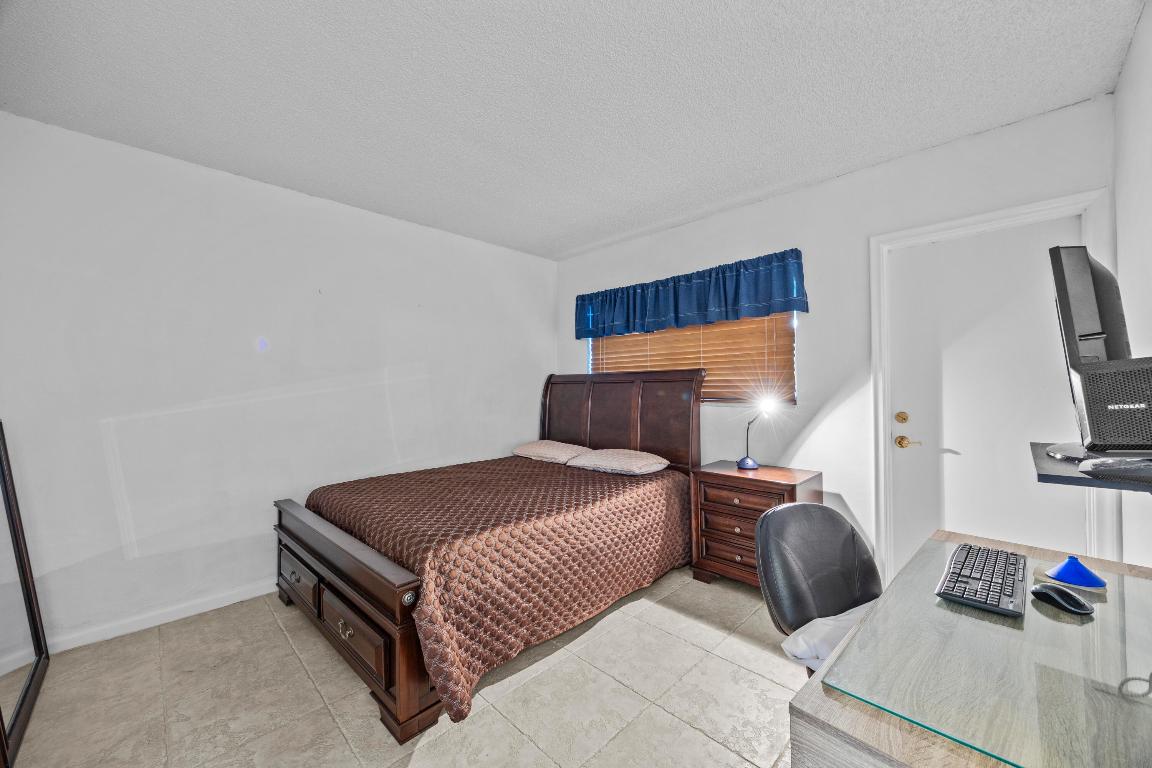 ISLAND TOWERS INC CONDO - Residential Lease