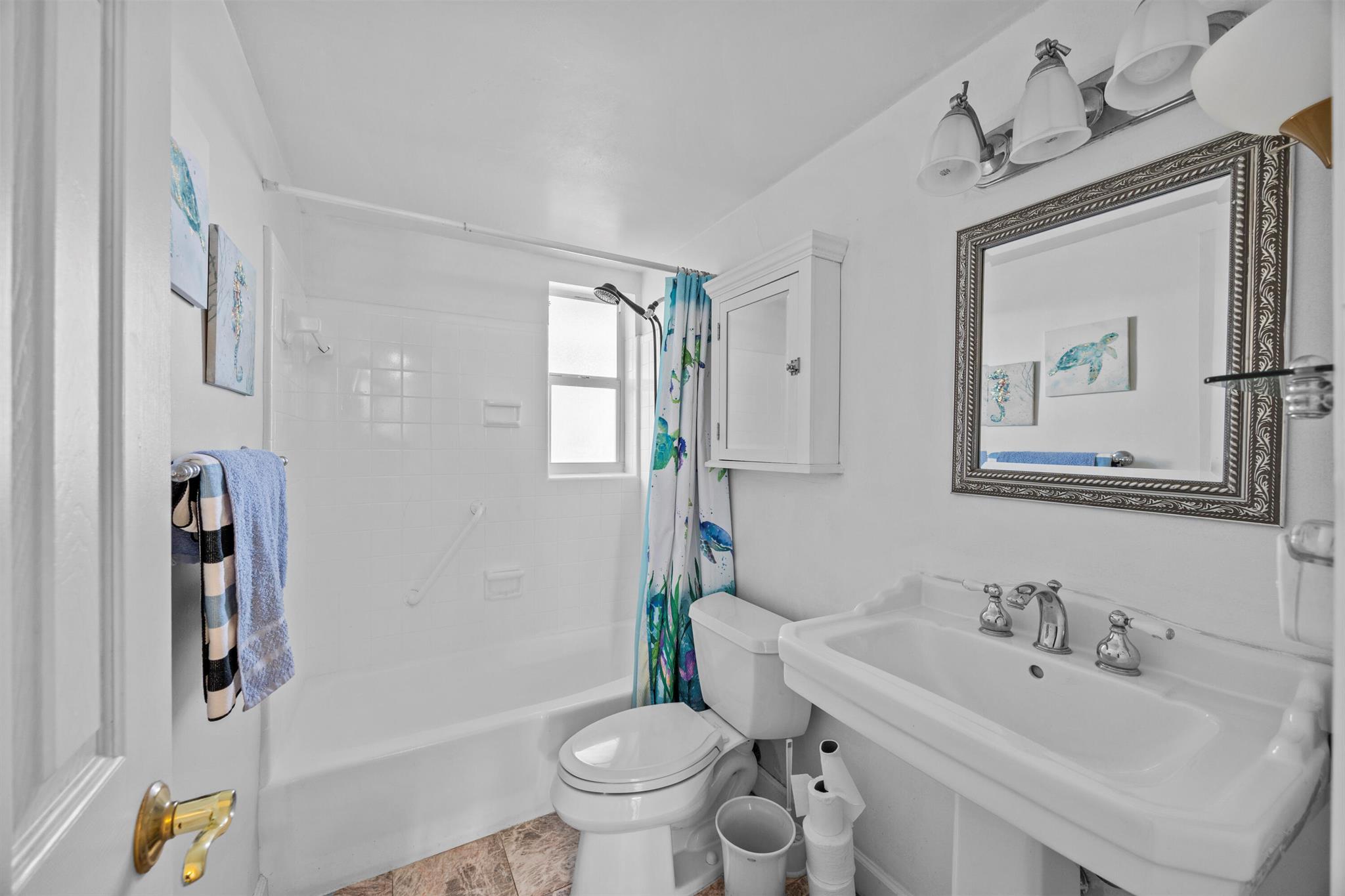 ISLAND TOWERS INC CONDO - Residential Lease