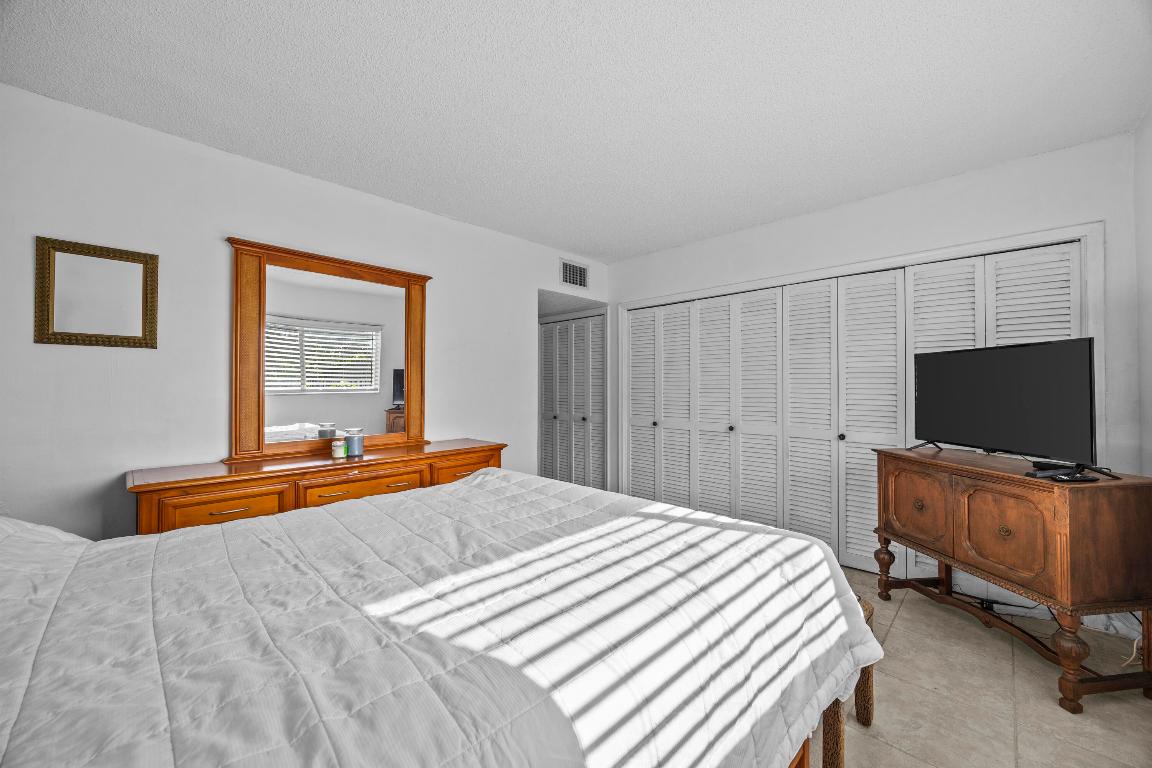 ISLAND TOWERS INC CONDO - Residential Lease