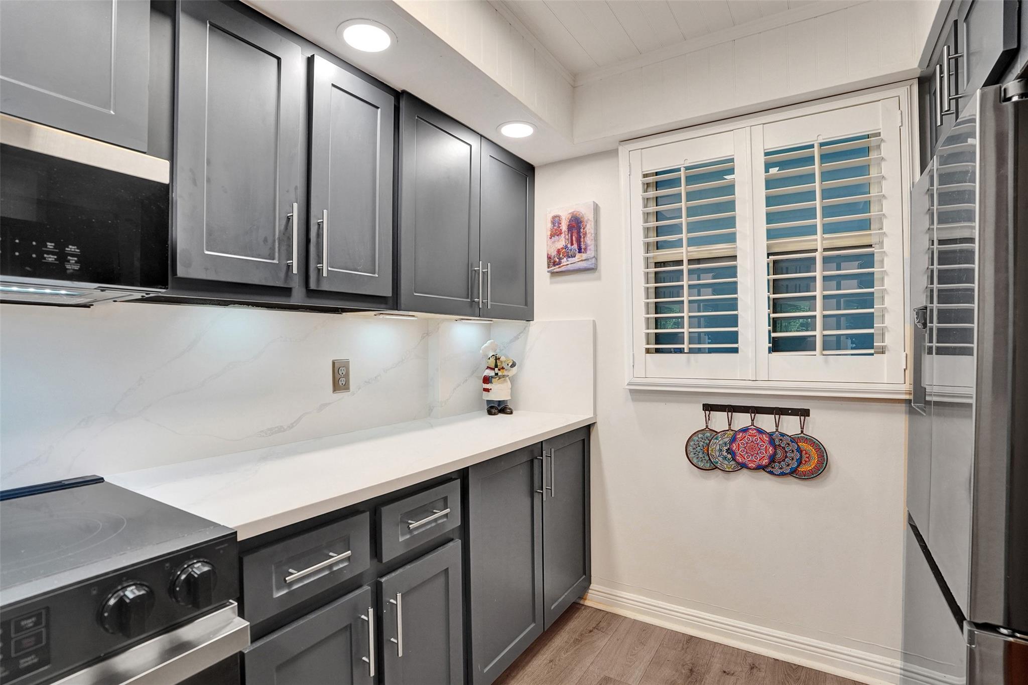 103 Royal Park Dr 1E