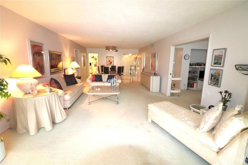 Photo of 3505 Oaks Way #204, Pompano Beach, FL 33069 (MLS # F10422246)