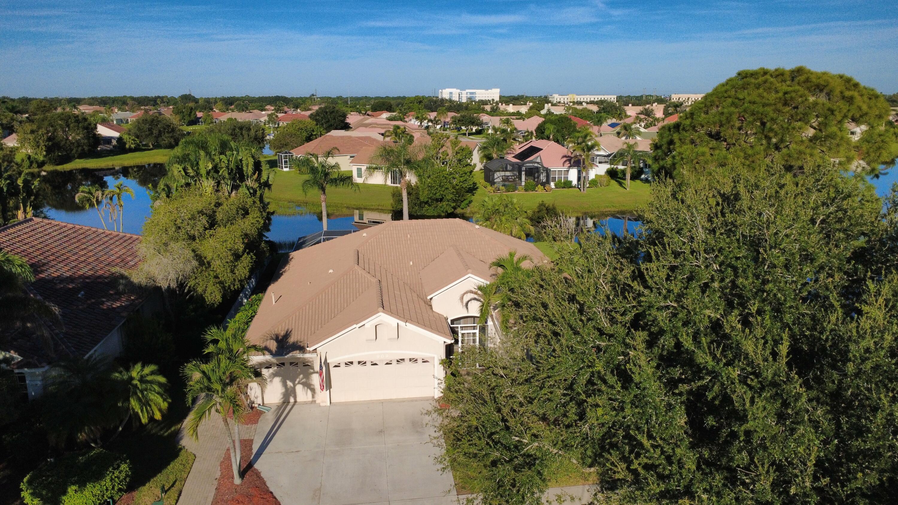 909 SW Lake Charles Circle, Port St Lucie, FL, 34986/$399,999 2 909 SW Lake Charles Circle