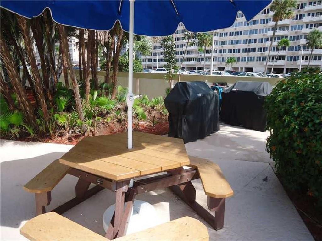 Coral Ridge Towers North - Residential