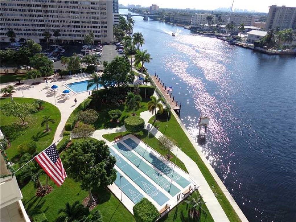 Coral Ridge Towers North - Residential