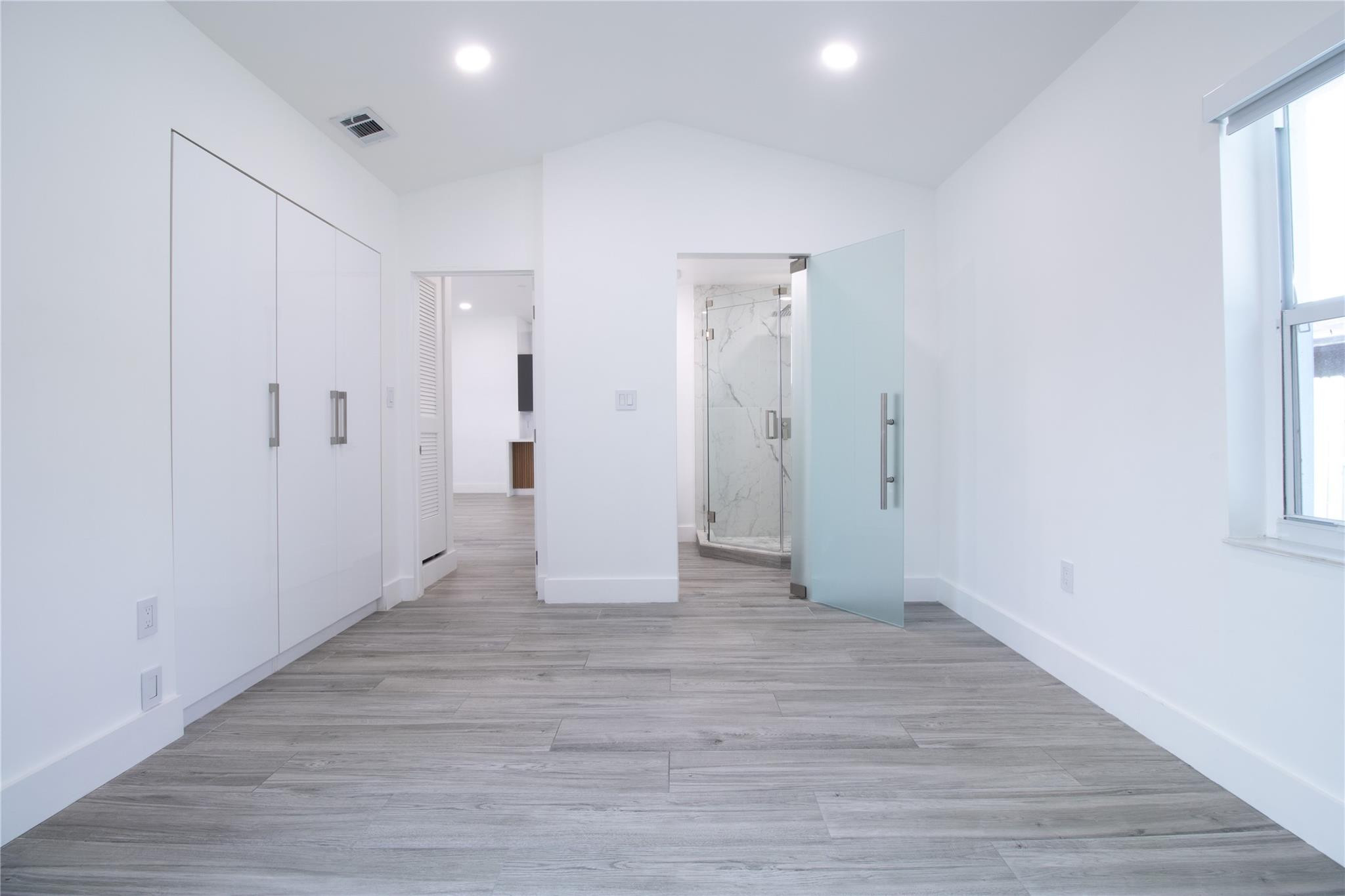 Lauderdale 2-9 D - Residential