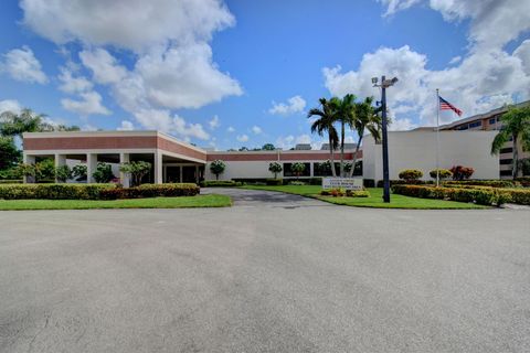 A home in Lake Worth