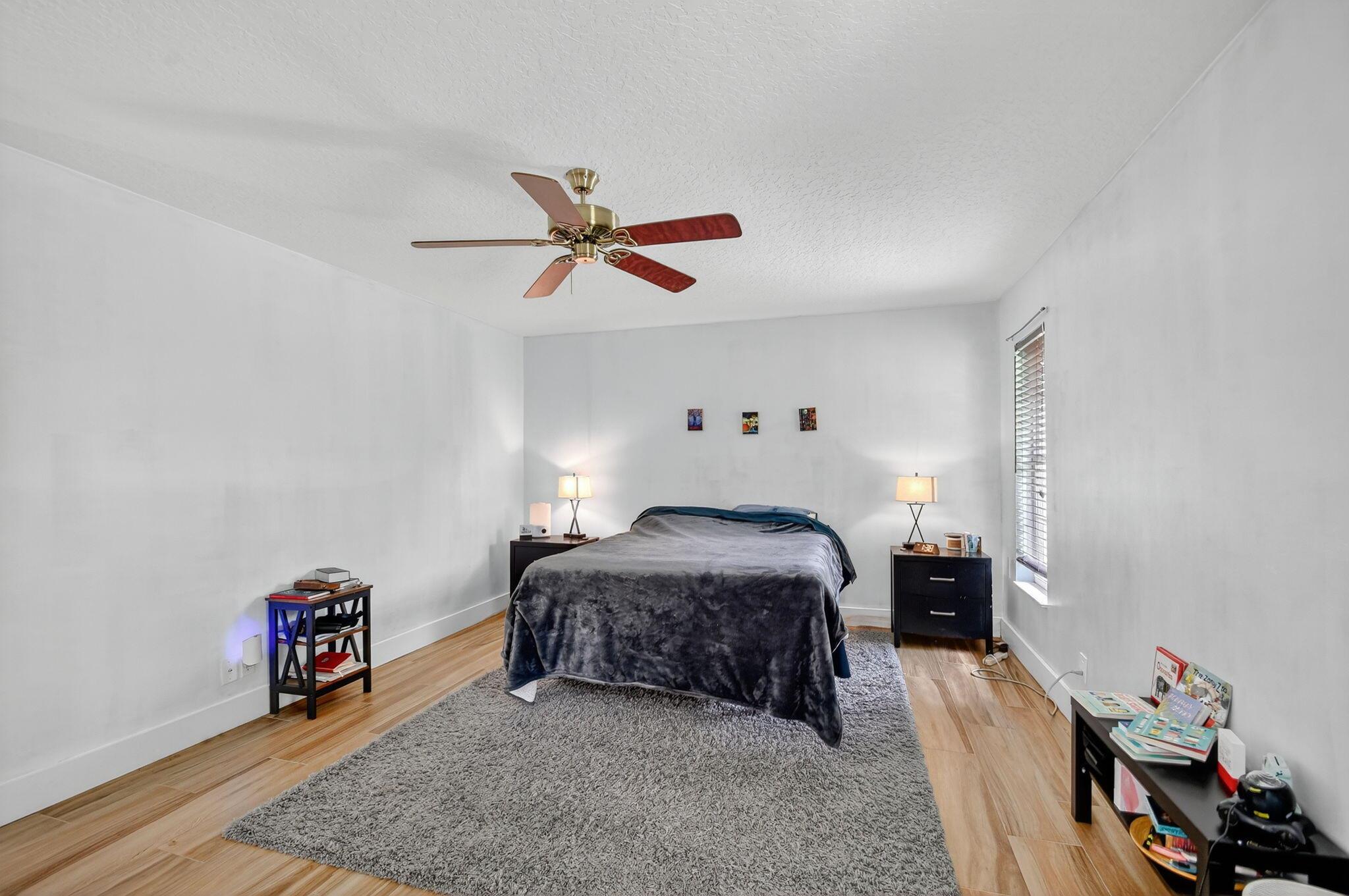 GREENVIEW SHORES 2 OF WEL - Residential