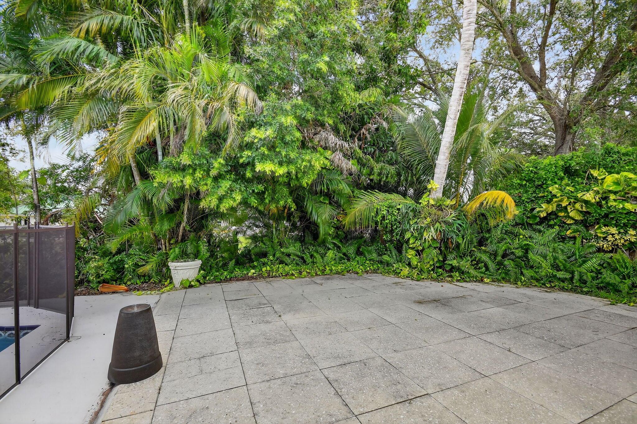 GREENVIEW SHORES 2 OF WEL - Residential