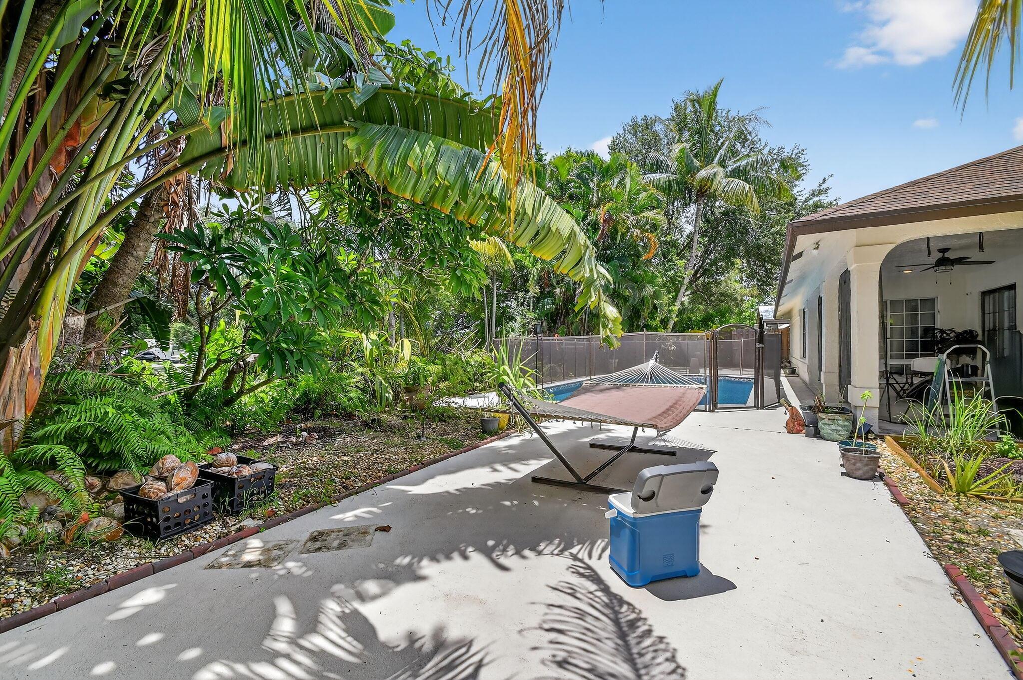 GREENVIEW SHORES 2 OF WEL - Residential