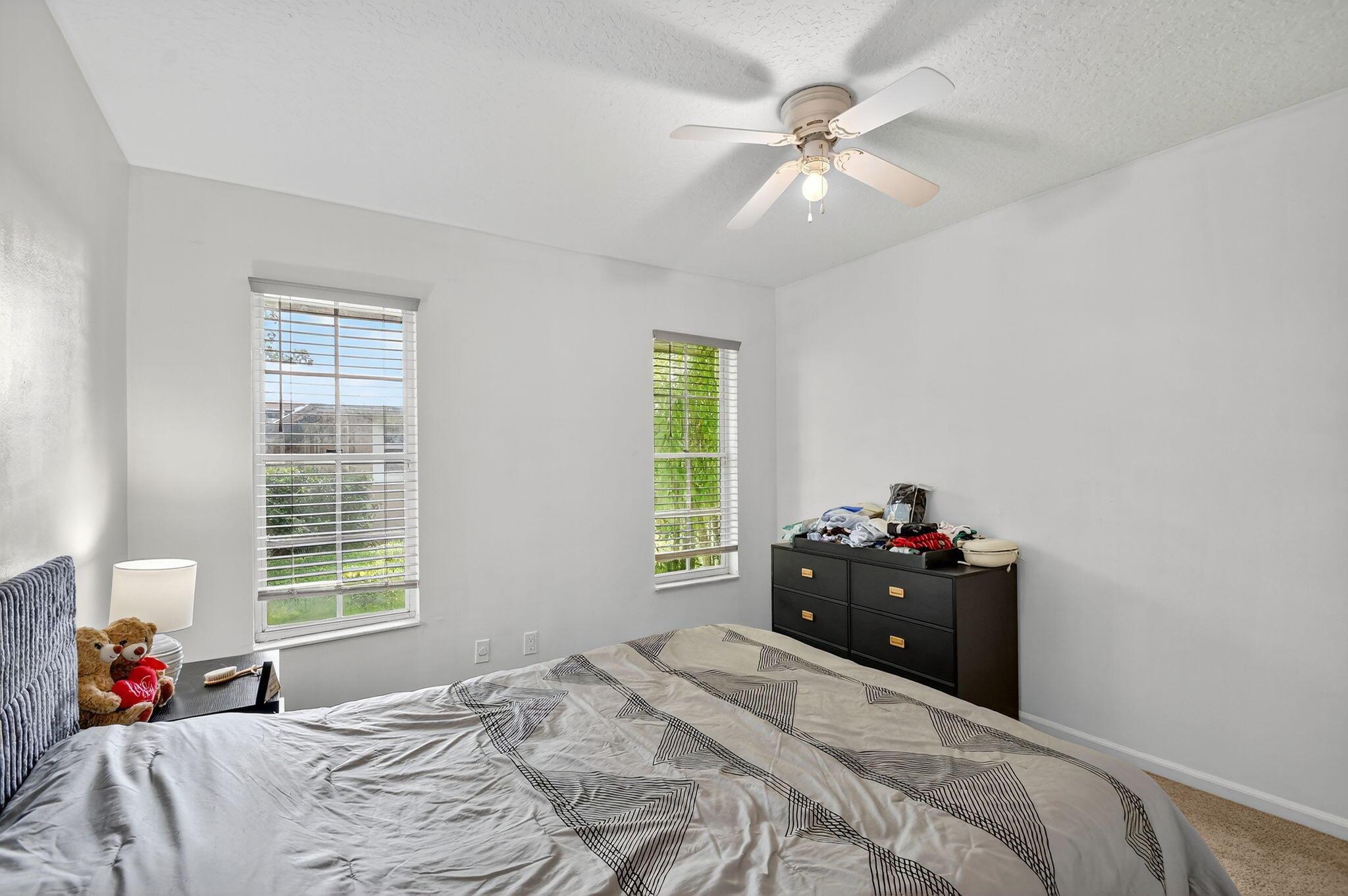 GREENVIEW SHORES 2 OF WEL - Residential