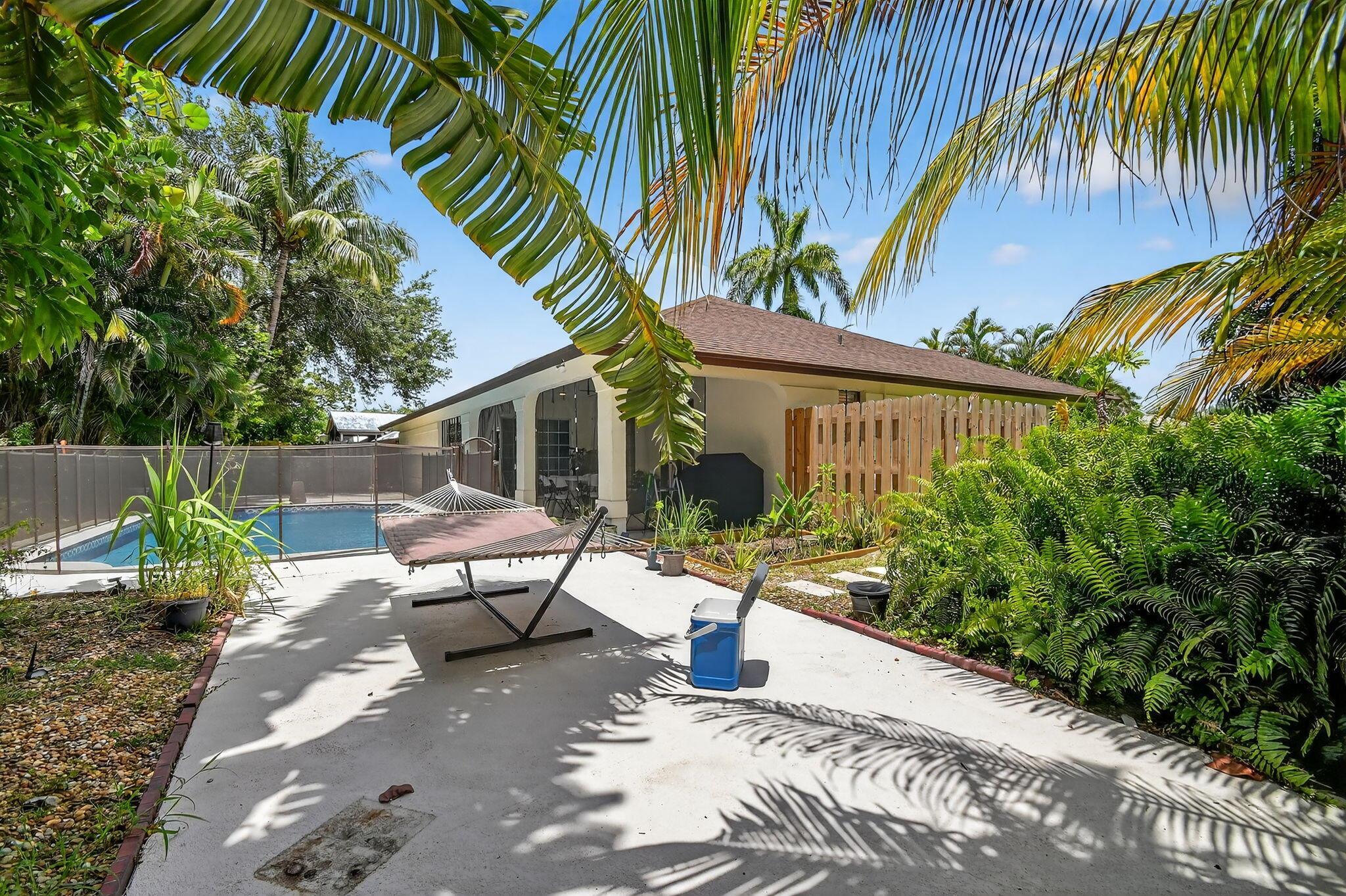 GREENVIEW SHORES 2 OF WEL - Residential