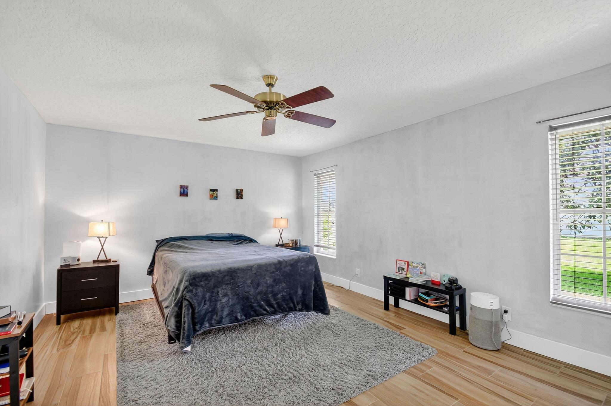 GREENVIEW SHORES 2 OF WEL - Residential