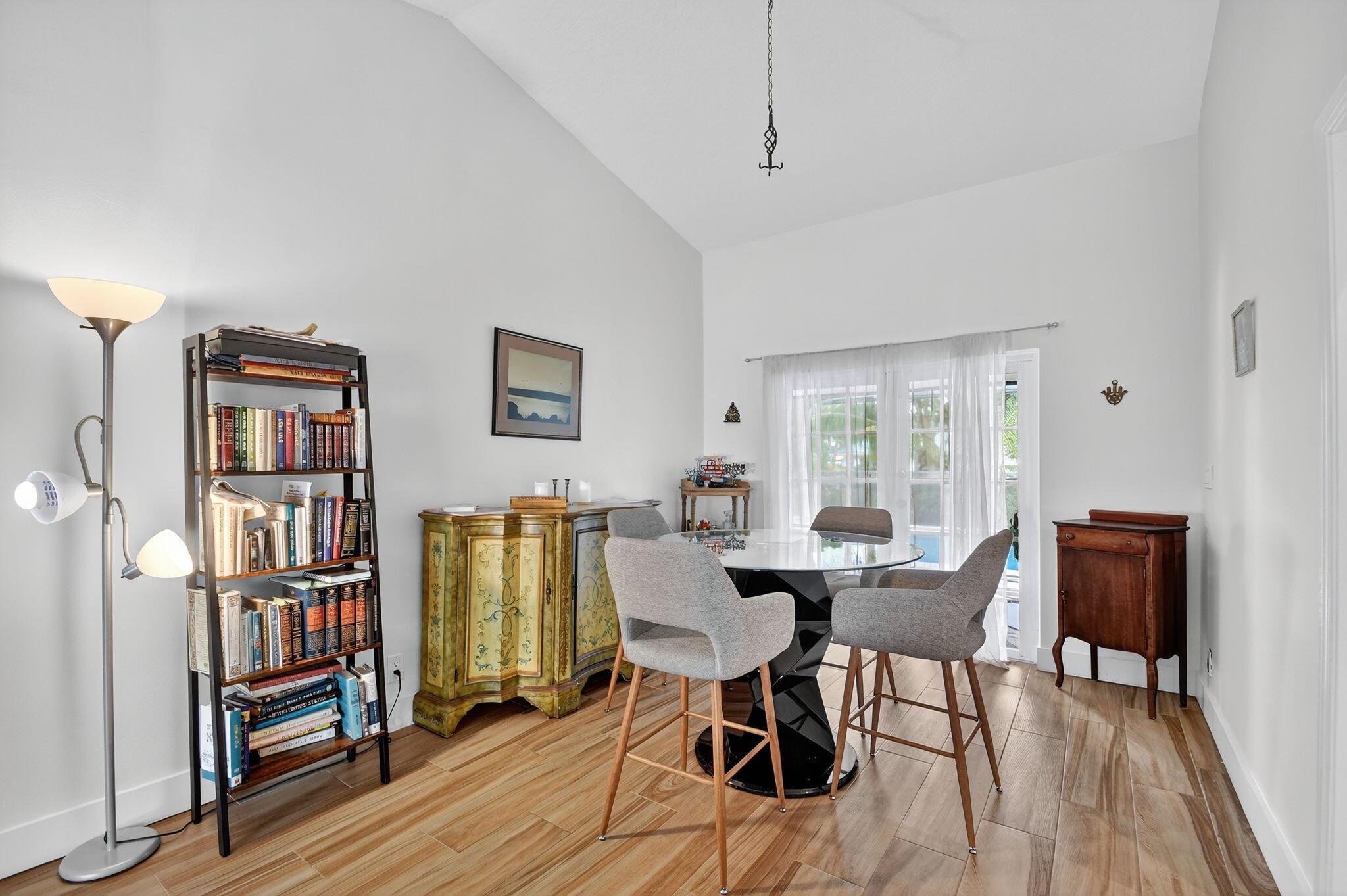 GREENVIEW SHORES 2 OF WEL - Residential