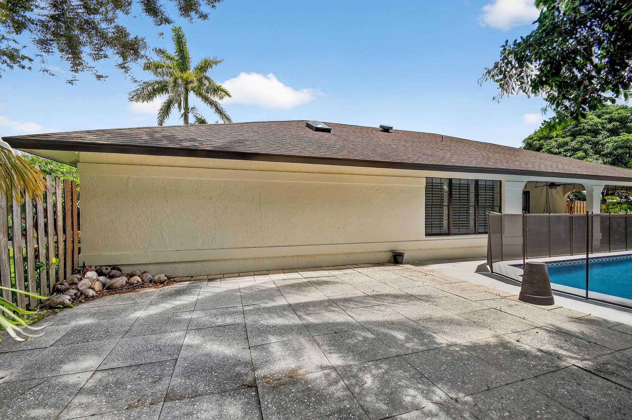 GREENVIEW SHORES 2 OF WEL - Residential