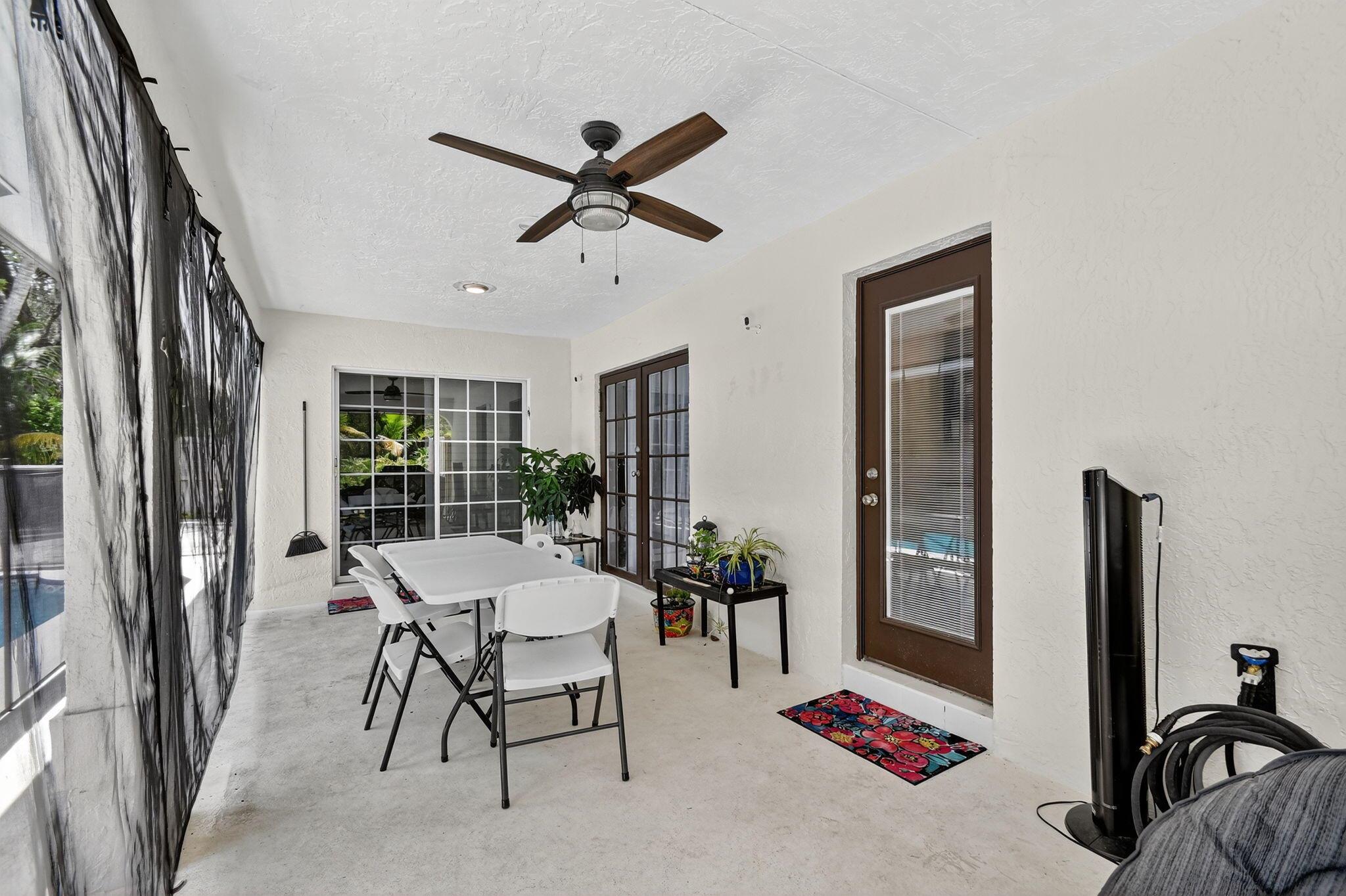 GREENVIEW SHORES 2 OF WEL - Residential