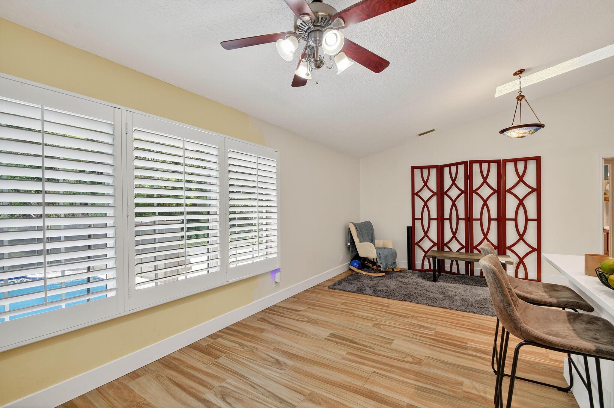 GREENVIEW SHORES 2 OF WEL - Residential