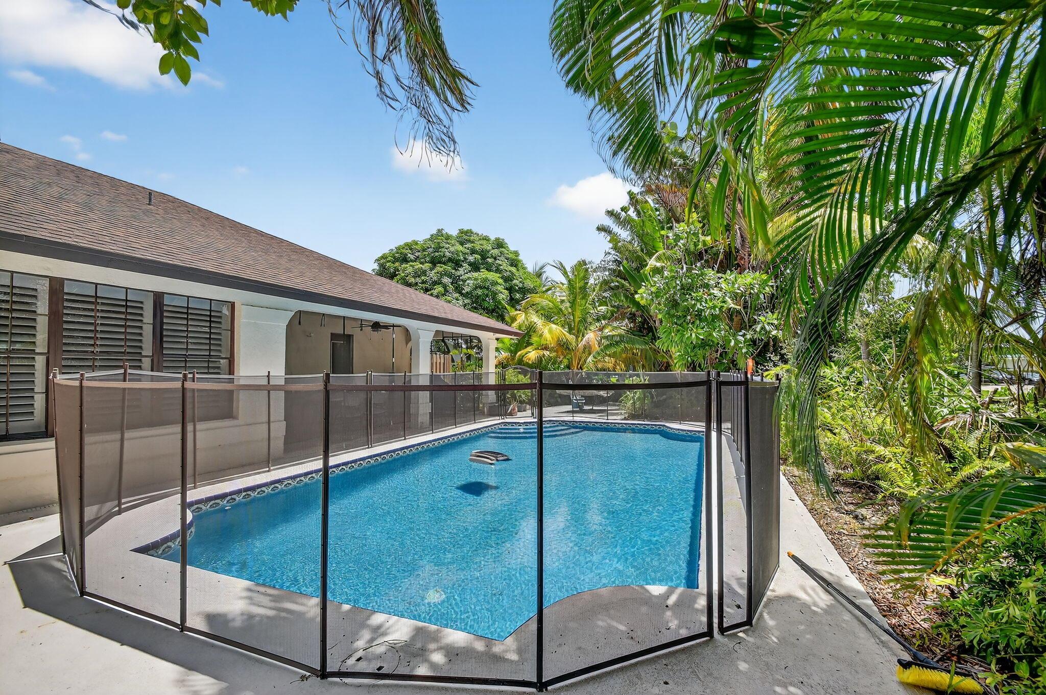 GREENVIEW SHORES 2 OF WEL - Residential