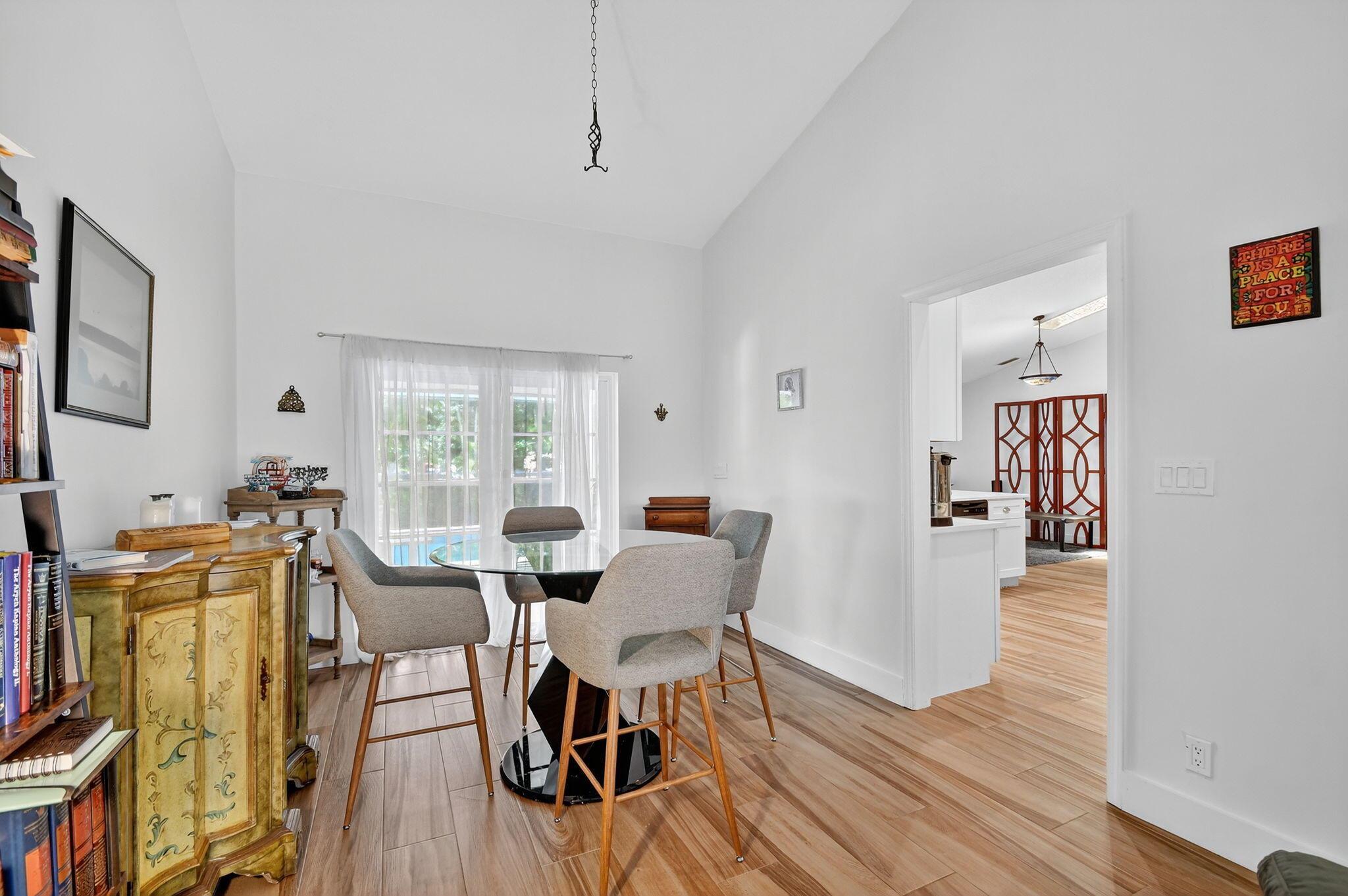 GREENVIEW SHORES 2 OF WEL - Residential