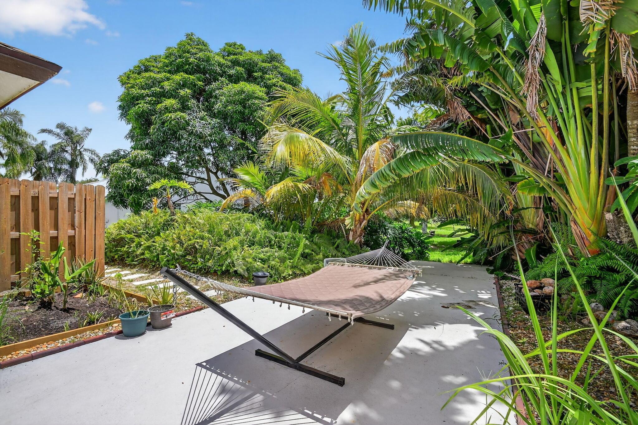 GREENVIEW SHORES 2 OF WEL - Residential