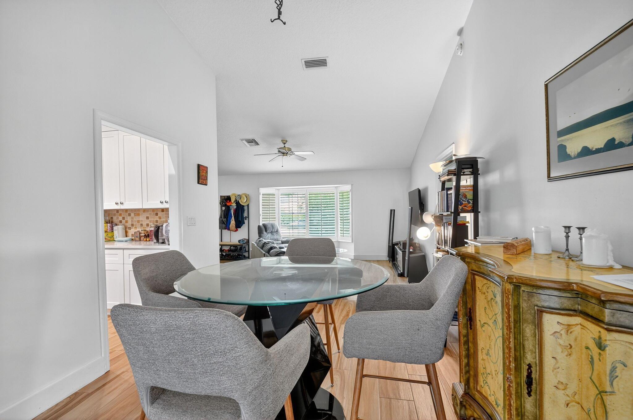 GREENVIEW SHORES 2 OF WEL - Residential